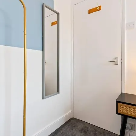 Victoria House - Location - Free Parking, Fast Wifi, Smarttv With Netflix By Yoko Feriehus *