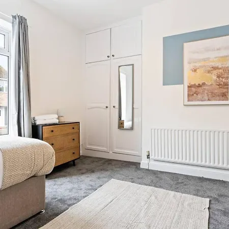 Victoria House - Location - Free Parking, Fast Wifi, Smarttv With Netflix By Yoko Feriehus *