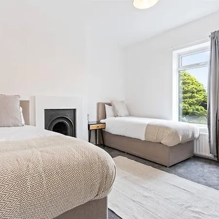 Feriehus Victoria House - Location - Free Parking, Fast Wifi, Smarttv With Netflix By Yoko *